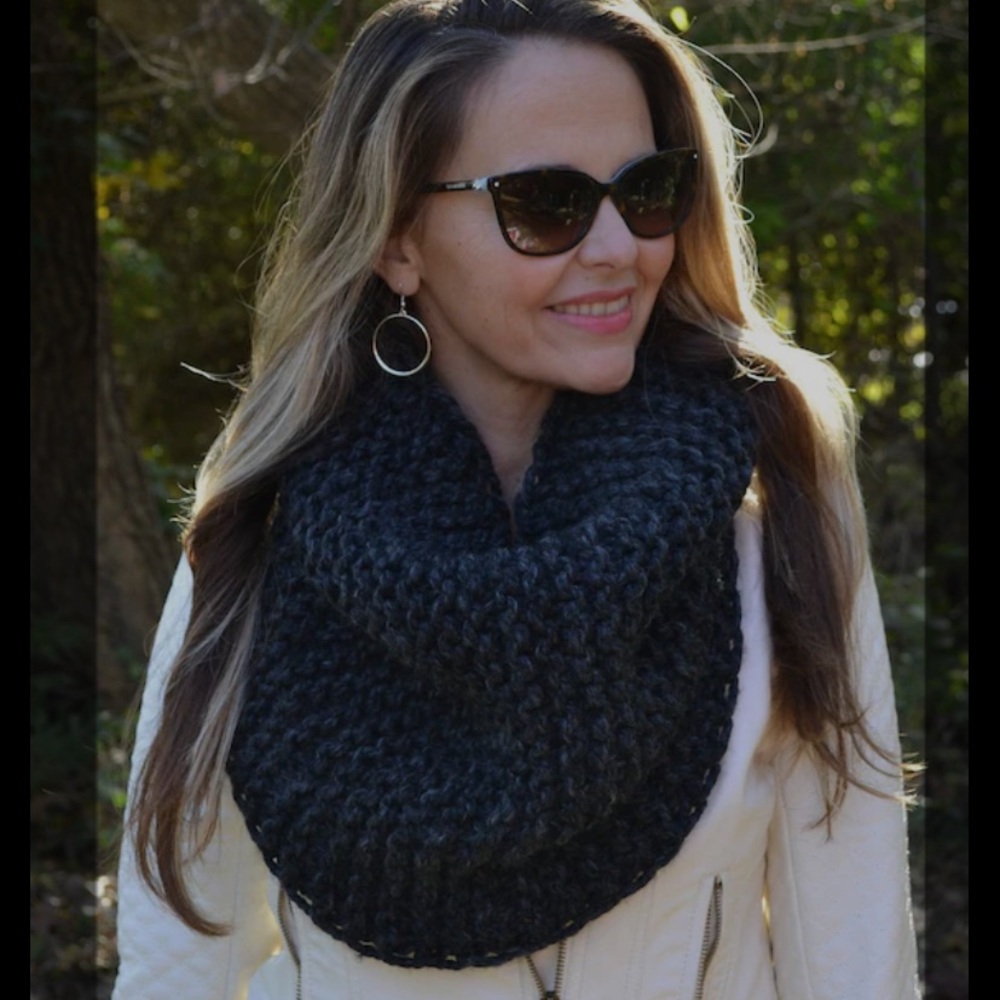 Veond Women’s Knit Circle Infinity Cowl Neck Scarf